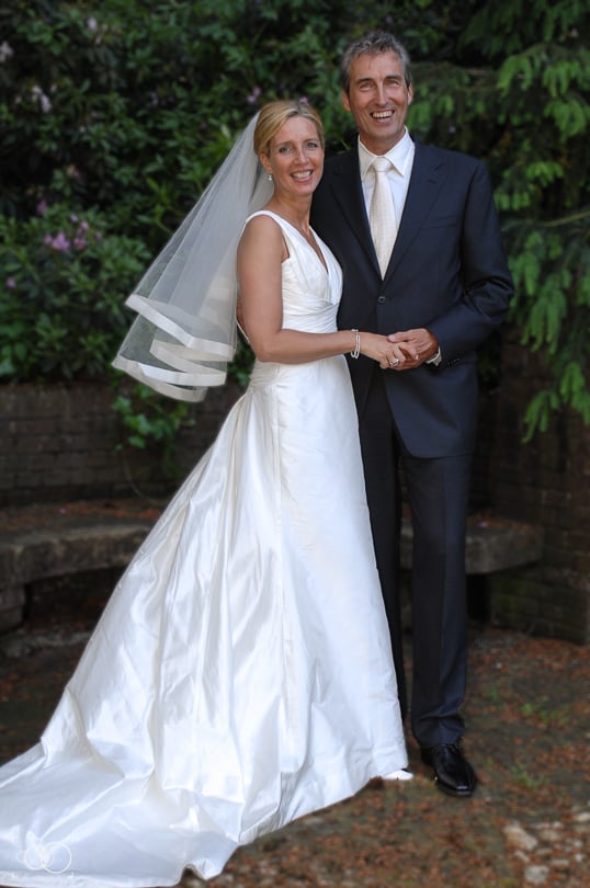 Wedding portret outdoors in park